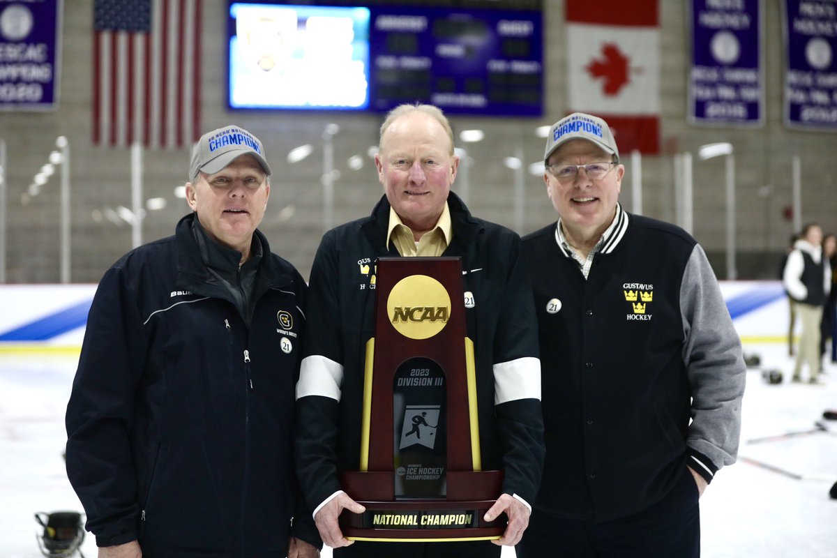 GustieAthletics's tweet photo. 𝐈𝐂𝐄 𝐁𝐀𝐓𝐇 𝐅𝐎𝐑 𝐂𝐎𝐀𝐂𝐇 𝐂𝐀𝐑𝐑𝐎𝐋𝐋!!!

After 24 years and 492 wins, the Carroll era finally has its first National Championship. https://t.co/6DcAGvfA9p