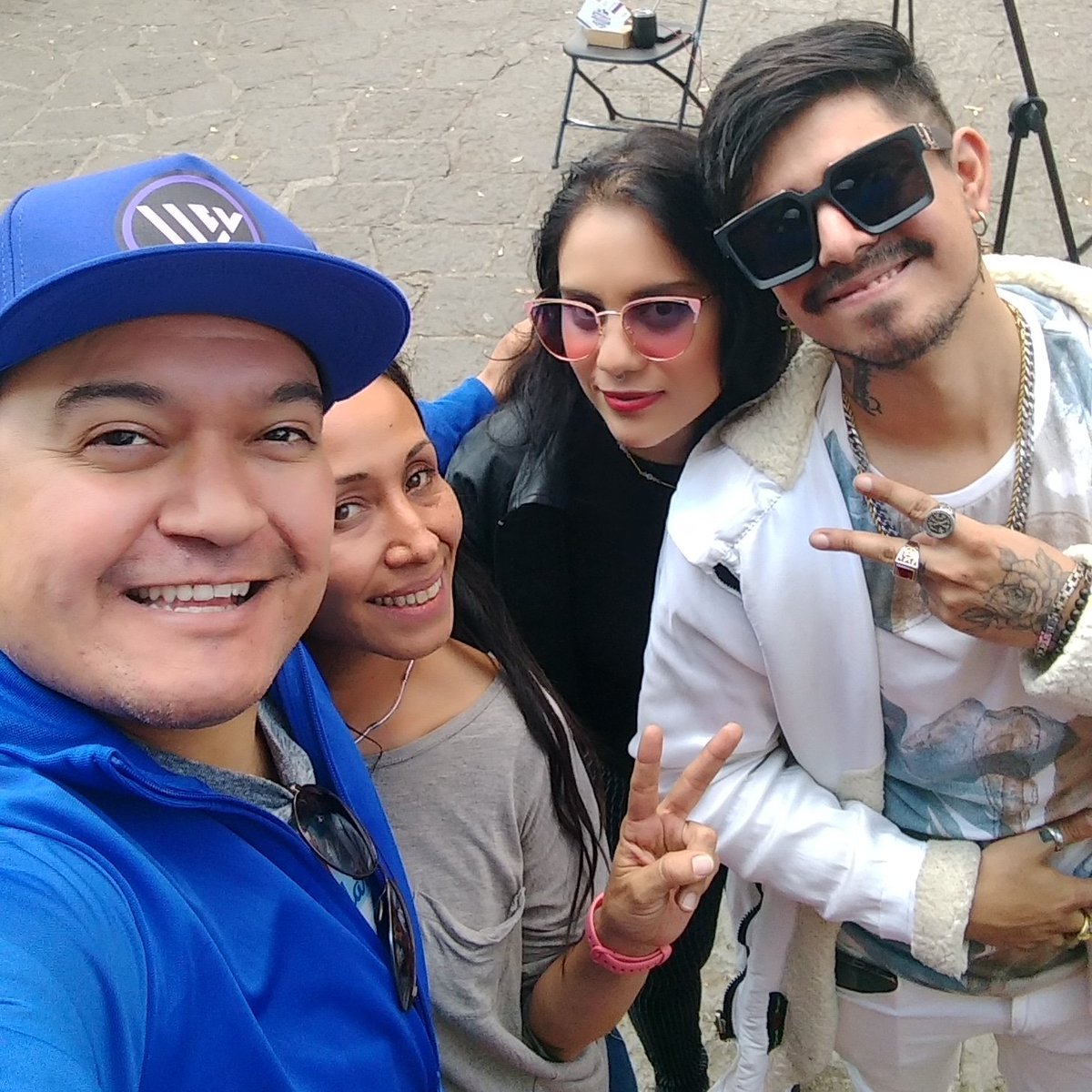 losviel's tweet photo. Hoy Los Viel, @RoyFudos y @macielandres en el Centro Cultural San Ángel de la Alcaldía Álvaro Obregón en el evento Bazar Artesanal!

#tualcaldíaaliada #unachinaazul #LosViel #concierto #cdmx #bazarartesanal #azul #centroculturalsanangel #kalag #escuchatuser #vidaspasadas https://t.co/WpOg534vVj