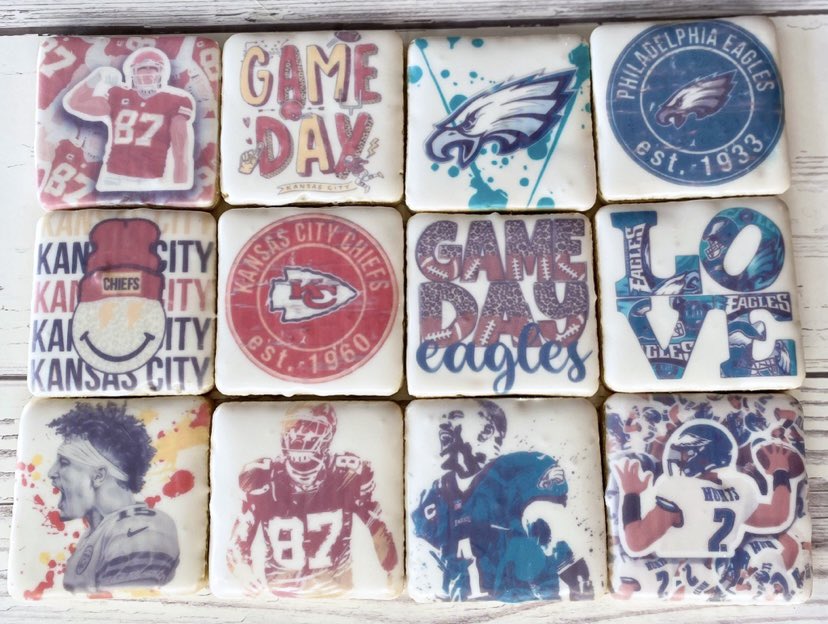 MicheleMillerr's tweet photo. @ClarkKelloggCBS please for the love of god and everything holy let me be your cookie lady next time! From my side of the tv it looked like y’all were struggling to bite into those 😖 that’s not the case with our cookies! https://t.co/yBJJ3YRPWt