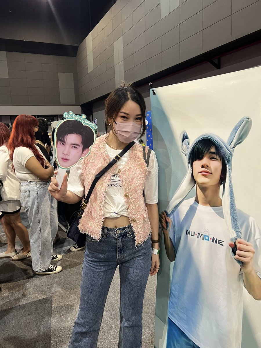 view_mark19's tweet photo. :โฟร์ทๆๆ เสื้อสวย (ชี้เสื้อnumoneที่ใส่มา) น้องพยักหน้าขอบคุณ
:โฟร์ทๆๆ จิ้มแก้มกัน …น่ารักอ่ะ🥹รักตายเลย @tawattannn #Fourthnattawat #MySchoolPresidentOnstageD2 https://t.co/2d3iIjHt2B