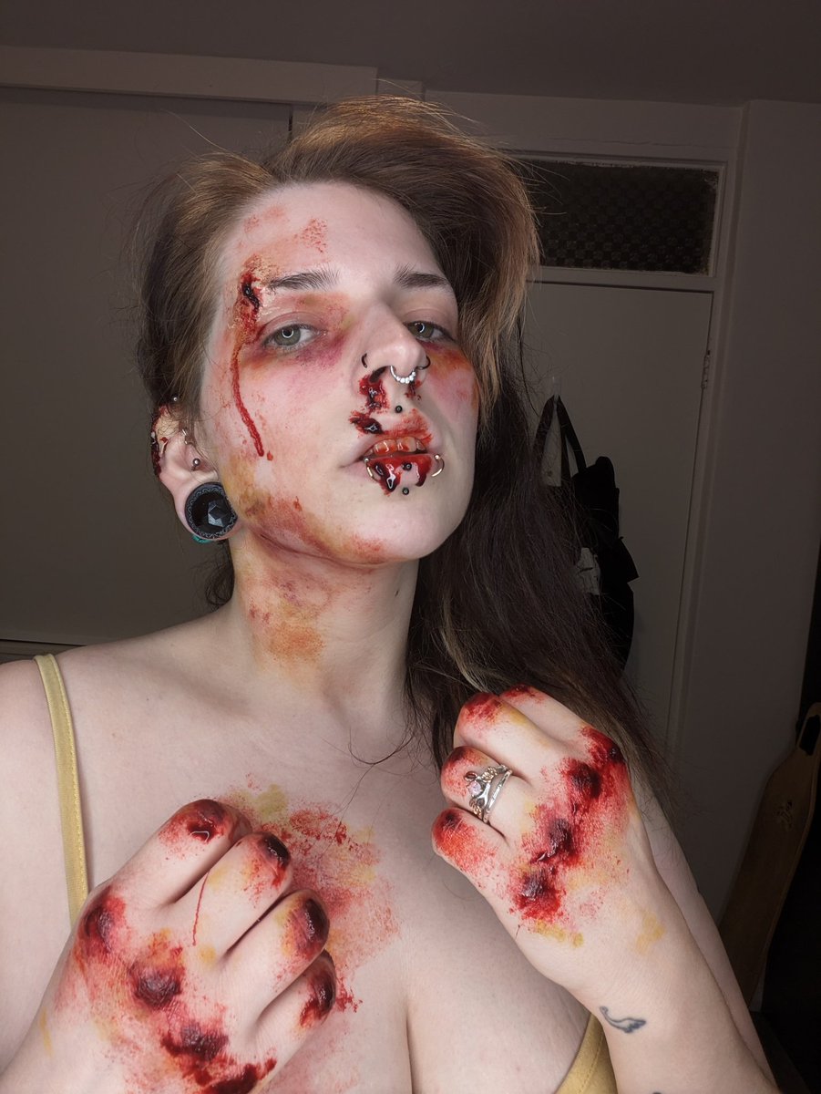Glowupbykat's tweet photo. Boxing match anyone? 

Created using special effects 
TW: blood, bruises, cuts

.
.
.
#specialeffects #makeup #artist #melbourne #australia #macmakeup #ripperfx #mashfx #mcrmelbourne https://t.co/GZXhOQvFA1
