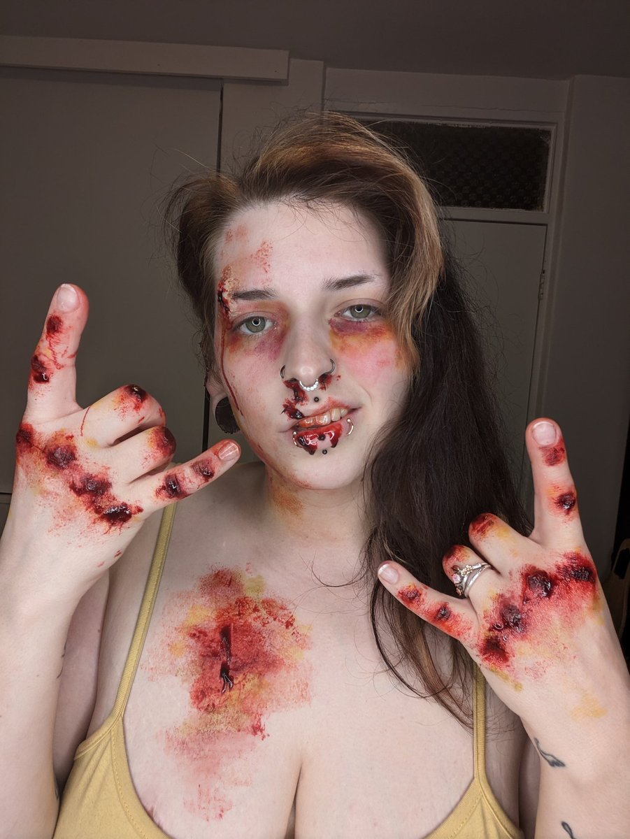 Glowupbykat's tweet photo. Boxing match anyone? 

Created using special effects 
TW: blood, bruises, cuts

.
.
.
#specialeffects #makeup #artist #melbourne #australia #macmakeup #ripperfx #mashfx #mcrmelbourne https://t.co/GZXhOQvFA1