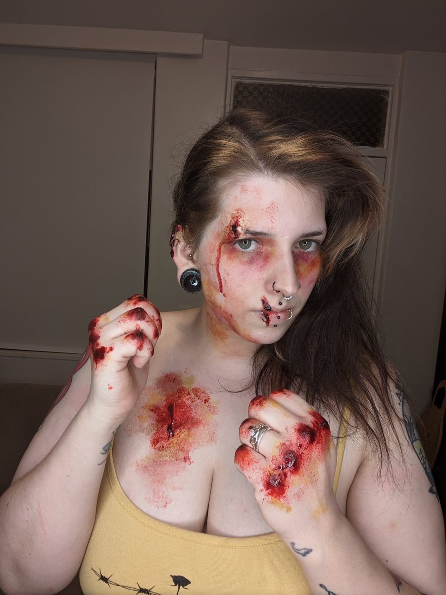 Glowupbykat's tweet photo. Boxing match anyone? 

Created using special effects 
TW: blood, bruises, cuts

.
.
.
#specialeffects #makeup #artist #melbourne #australia #macmakeup #ripperfx #mashfx #mcrmelbourne https://t.co/GZXhOQvFA1