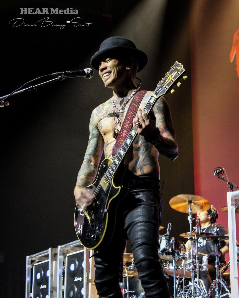 HearOurCity's tweet photo. Buckcherry in Detroit at Motor City Soundboard 3/15/2023 .
@buckcherry @steviedacanay @motorcitycasino #buckcherryrocks #buckcherry #buckcherryconcert #steviedacanay #soundboarddetroit #thegangsallhere #litup #goodtime #rockband #sohott #livemusic #Detroit #rockerchick #detroitrocks 📷 by @motleygirl313 for @HearOurCity