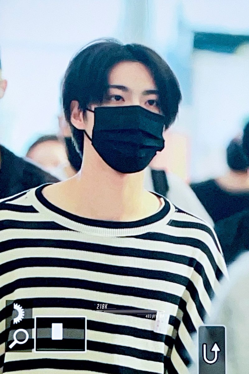 Temperature_403's tweet photo. 230320 BKK

#ATEEZ #에이티즈 #박성화 #성화 #SEONGHWA https://t.co/1kJycURHAN