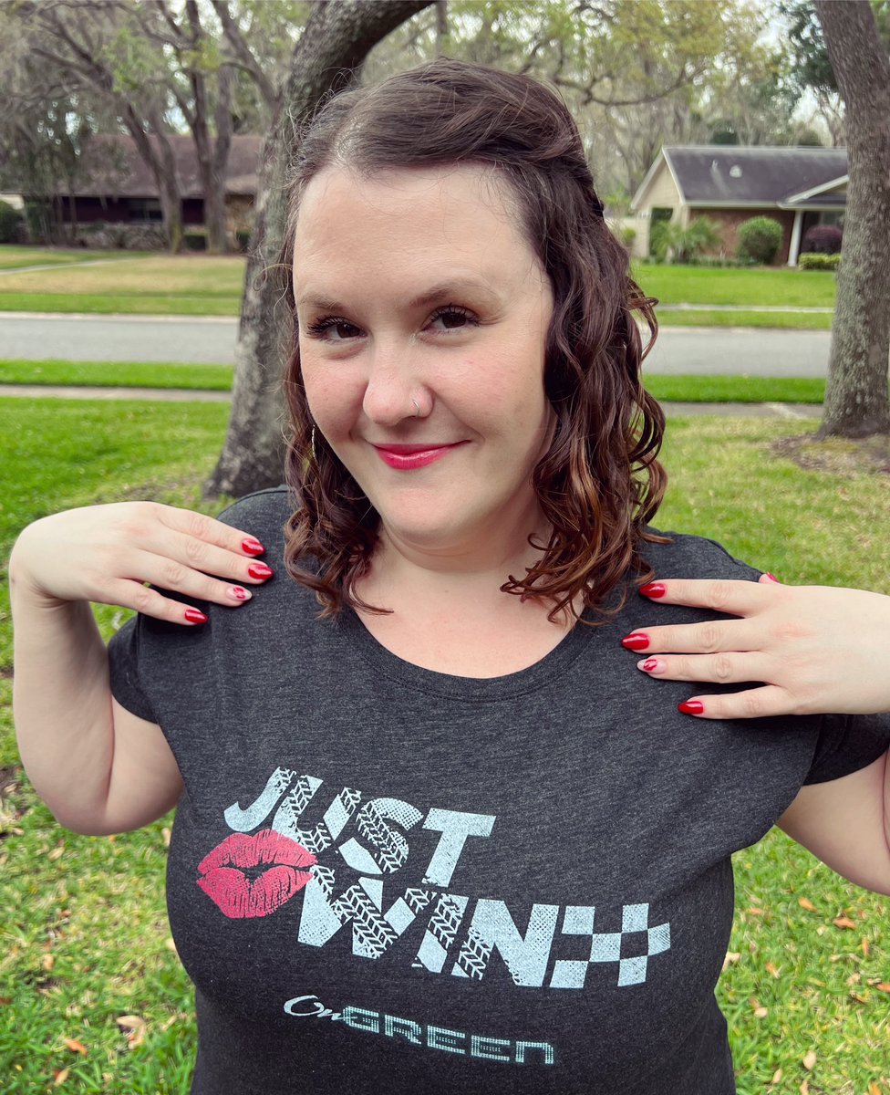 alilsongbirdy's tweet photo. My Lydia Bellhorn nails. My nail tech is amazing and she used the lipstick mark design on the shirt I chose for the book release party and she copied it on my ring fingers for an accent nail.
#ongreen #bookreleaseparty #lydiabellhornnails @insertdash https://t.co/UMLLJq6qK8