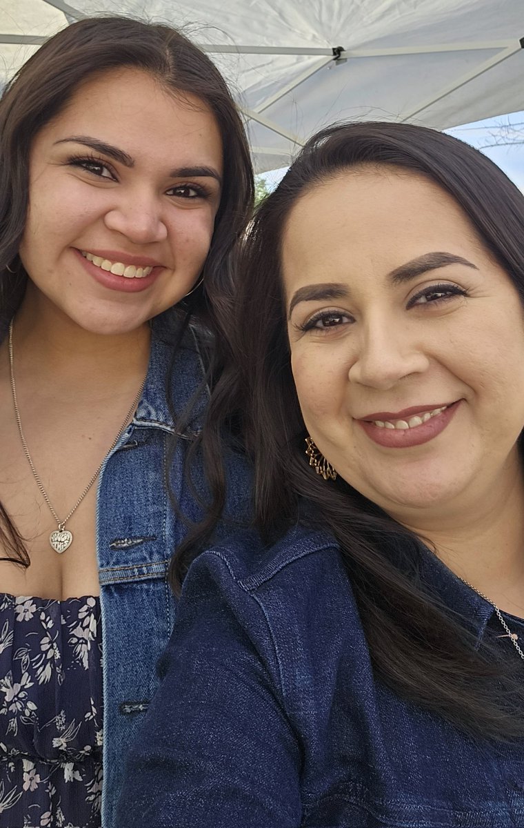 lizetrcasas's tweet photo. It had been a minute since we'd had a good ole celebration with my family π Lord knows I needed the laughs and the antics. My cousins and uncles never disappoint #candytable #loot #dancing #pictures https://t.co/Kx7e5qee8c