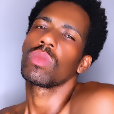 gahbemael's tweet photo. #NovaFotoDePerfil https://t.co/69vZyBLX5D