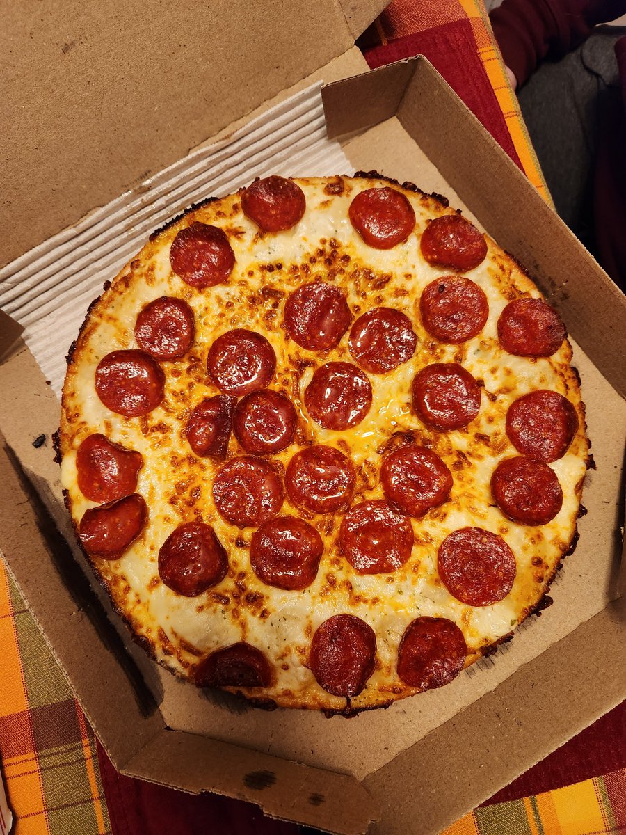 Dave3471's tweet photo. @dominos Pan Pizza is pretty good.

You know what makes it even better? 

When it actually comes already pre-sliced. https://t.co/0p2huhz8JH