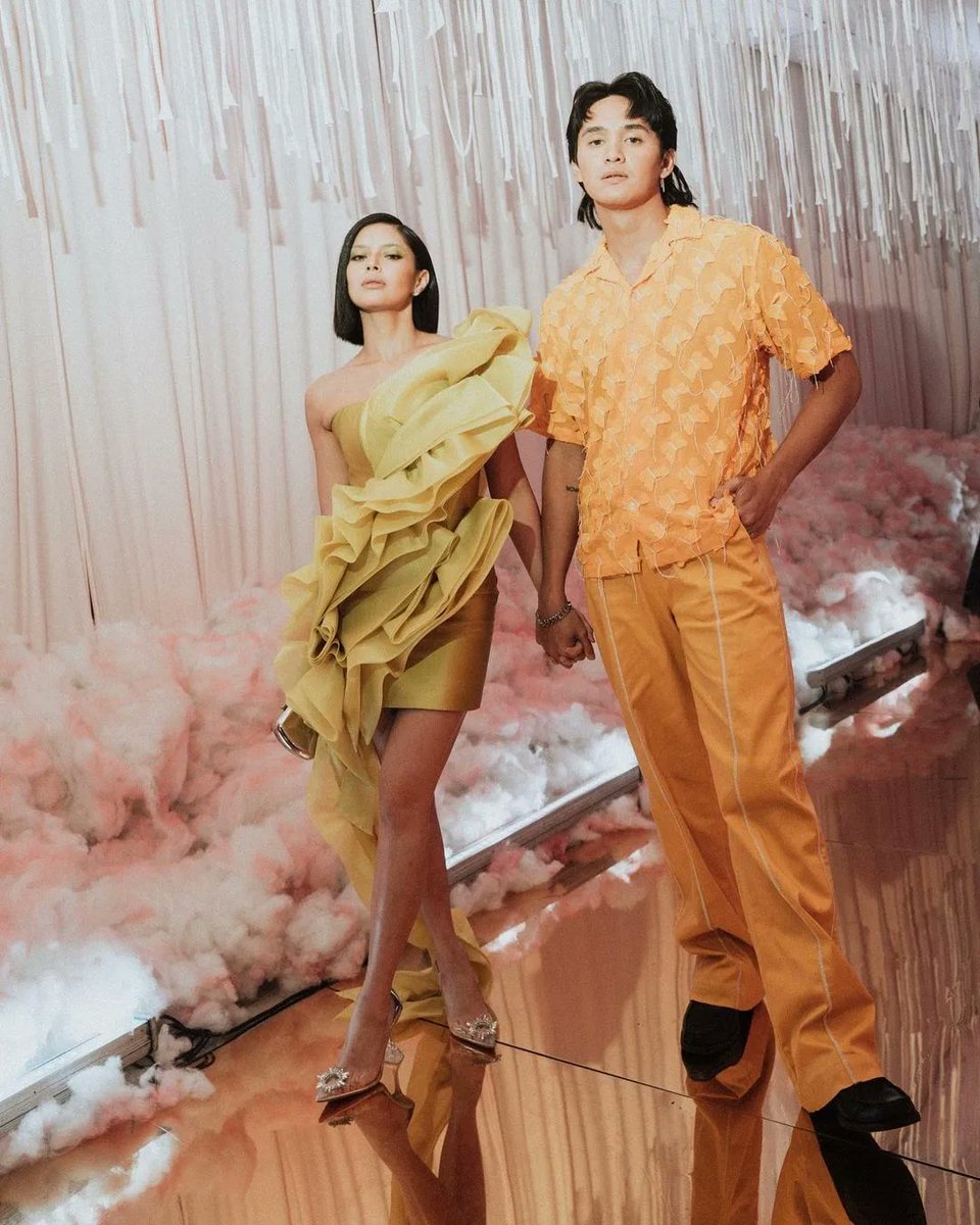 Sparkle_GMA's tweet photo. Here are just some of Bianca Umali and Ruru Madrid's sweetest photos ✨️

Make sure you catch Bianca and Ruru in the pilot episode of #TheWriteOne TONIGHT at 9:35PM on GMA Telebabad! 

#BiancaUmali #RuruMadrid #GMAViu https://t.co/Wdrur7vrq5