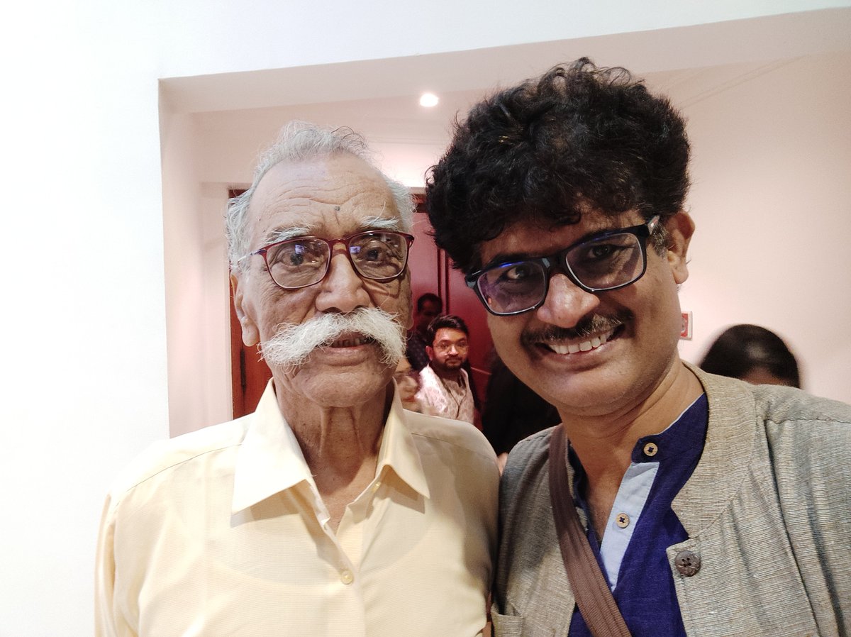yunusrj's tweet photo. कल शाम भालचंद्र नेमाड़े के साथ राजकमल प्रकाशन के किताब उत्सव में। कोसला,
बिढार, हूल, जरीला, झूल और हिंदू जैसी कृतियों के लेखक और ज्ञानपीठ पुरस्कार विजेता। कल की शाम रोशन हुई। 
#nemade
@RajkamalBooks https://t.co/GxoEuiqH3h