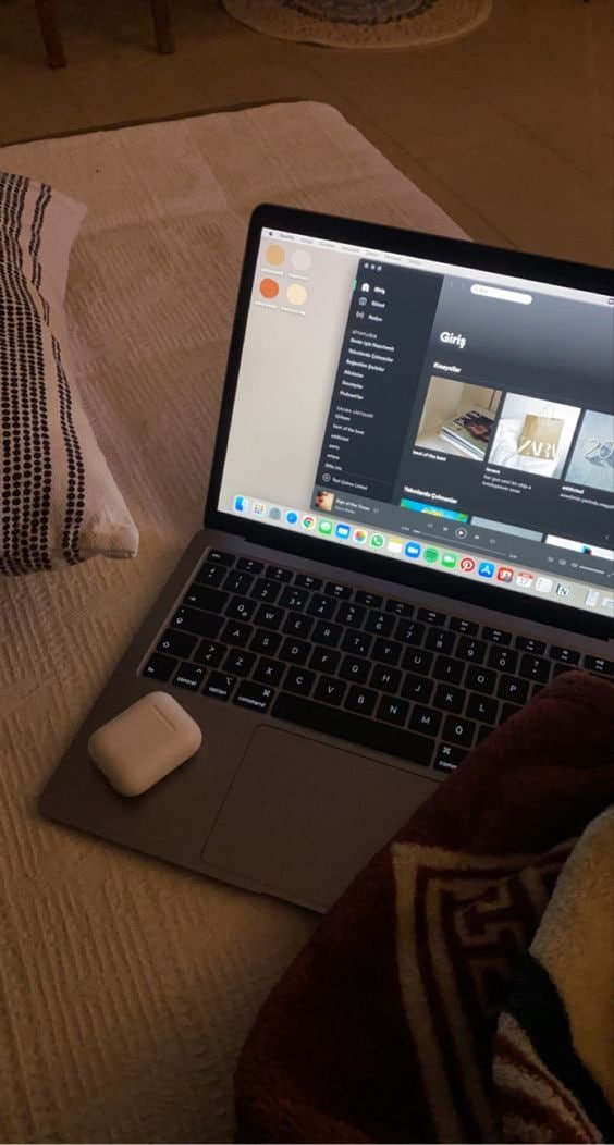 Loraleiana002's tweet photo. How about we spend the weekend exploring the internet?
#DigitalDiscovery
#VirtualExcursions
#CyberSafari
#InternetExploration https://t.co/cPrZa7tMzA