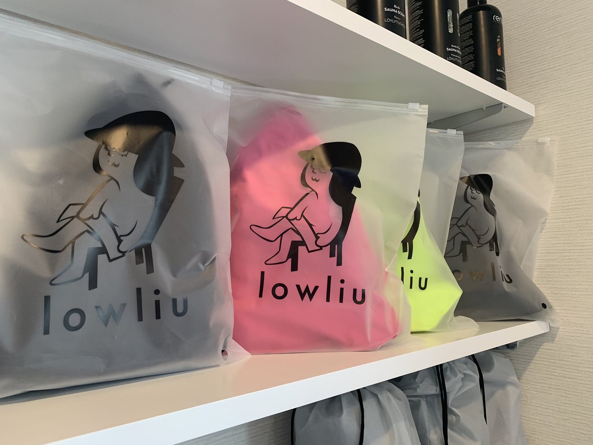 sanda_renolla's tweet photo. 【サウナハット】
@lowliu_official さんのサウナハットご用意しております💖
貸し出し110円、買い取り3,300円の予定をしてます👏
現在、店舗に置いているのはブラック、ピンク、イエローです🖤💗💛
#三田初のプライベートサウナ
#renolla
#リノーラ https://t.co/TIIEVWZlq1