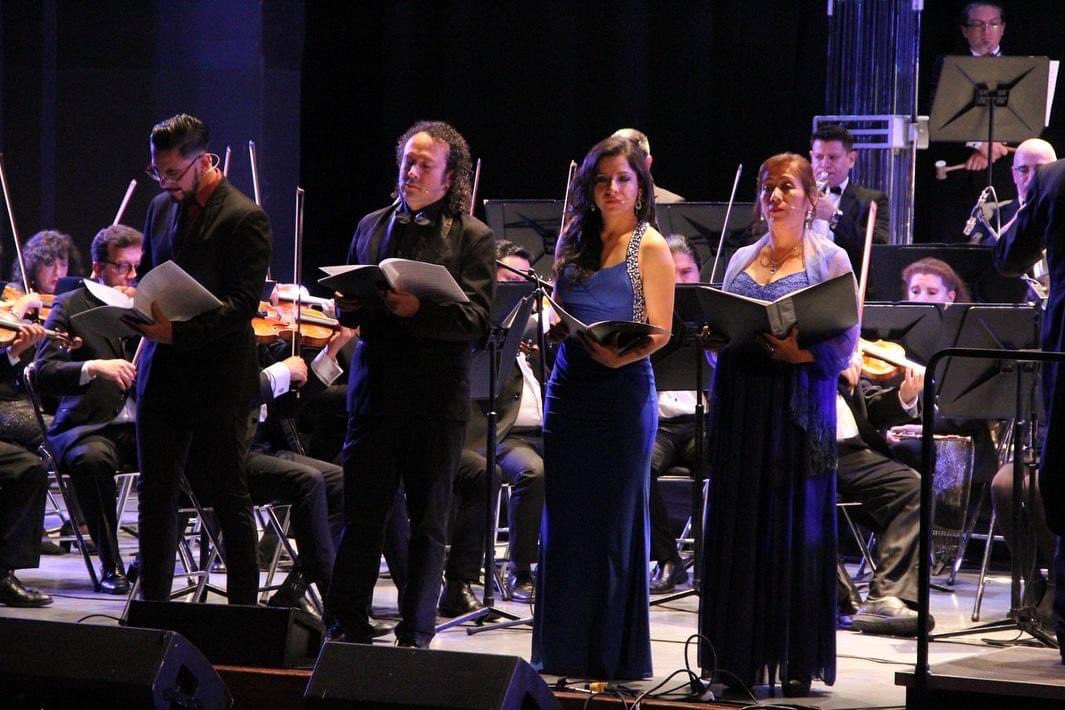 UTEoficial's tweet photo. #OrgulloUTE | Nuestro Coro Polifónico de la UTE dirigido por la maestra Cecilia Tapia, participó de un concierto en conjunto con la Orquesta Sinfónica Nacional del Ecuador 🇪🇨
Una experiencia que enorgullece a toda la comunidad de la Universidad UTE 💚💙
#CoroUTE #Concierto https://t.co/eQdmLF2Vt9
