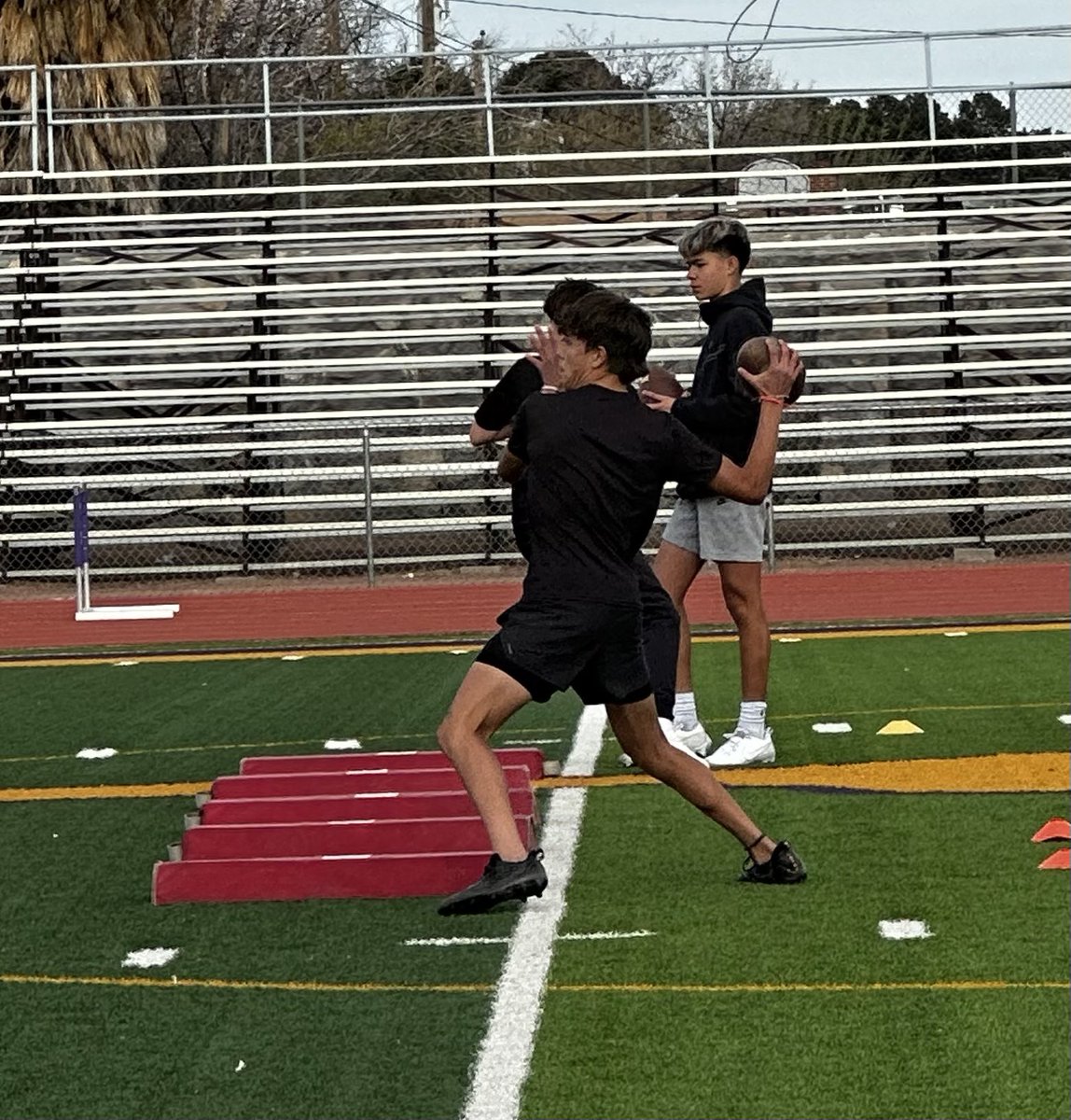 Good workout with Veliz Passing Academy <a href="/Zachary4Kania/">Zachary Kania</a> <a href="/Chriiss2Hyp3/">CHRISTIAN RODRIGUEZ 6’1 190 ATH 2024 #3</a> <a href="/marcusporras2/">Marcus porras</a> <a href="/Hanks_Football/">Hanks Football</a> <a href="/Coach_Veliz/">Coach Scott Veliz</a> <a href="/VelizAcademy/">Veliz Passing Academy</a> #RiseandConquer