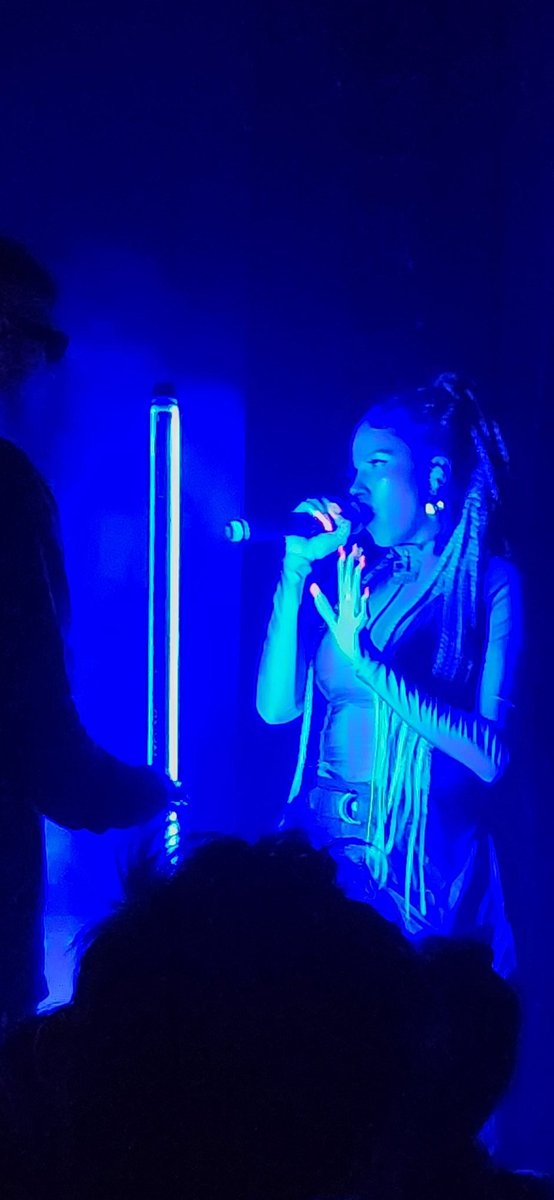 KitKatKatillacc's tweet photo. Got to see my all-time favorite artists last night, as well as earning a new one to the list. The Emotional Oranges concert was the greatest night of my life and certainly one to remember. I wanted so long for this day. Thank you @emotionalorange for making dreams come true https://t.co/tAMPIWRmxN