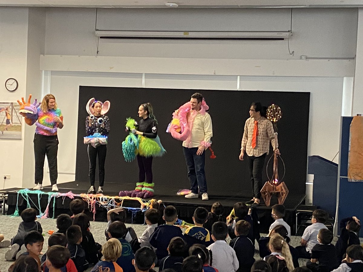 Facing Challenges started the day with much excitement for our younger pupils. Aliens landed in our Mindfulness puppet show 🫧👾🛸#TreasureChestTheatre #FacingChallenges @LSHeadHarrowHK @HeadHarrowHK @Harrow_HK