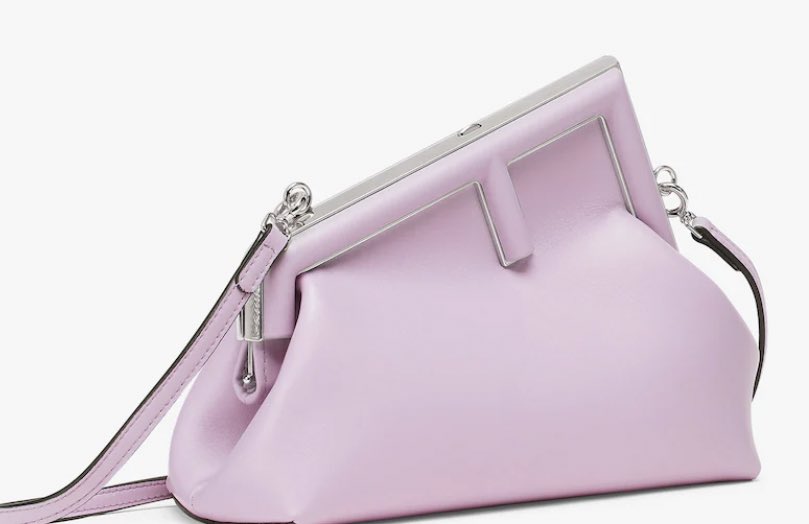 _Ioveroses's tweet photo. Fendi first small details https://t.co/OAJ861XwJe