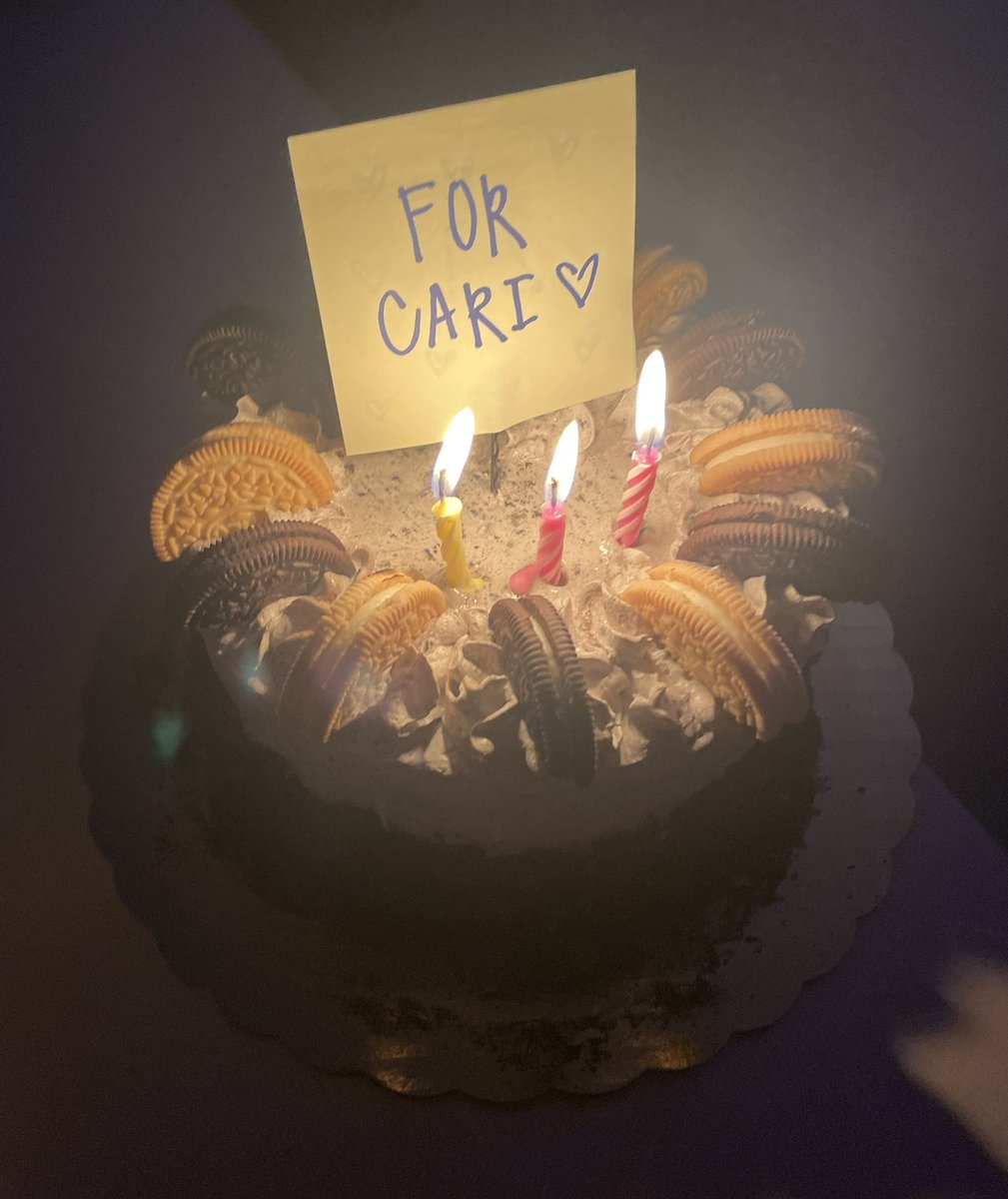 sereenaarose's tweet photo. This one’s for Cari🤍

Happy birthday! Thanks for being a reason to eat cake😉 https://t.co/5LfJtvtd5h