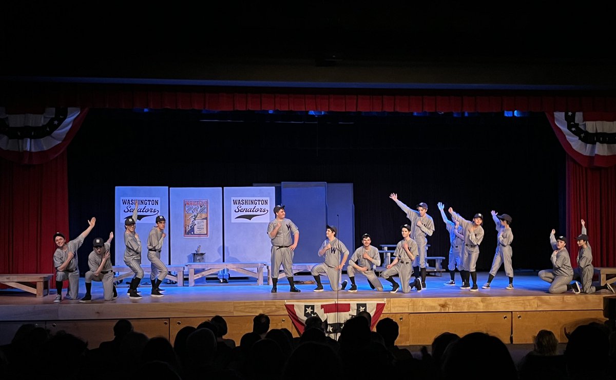 saranaclakehs's tweet photo. Wow! The Damn Yankees Cast and Crew did an outstanding job with this musical. The talent and hard work were impressive! #redstormpride #gobigred https://t.co/B6Eg0aTDnw