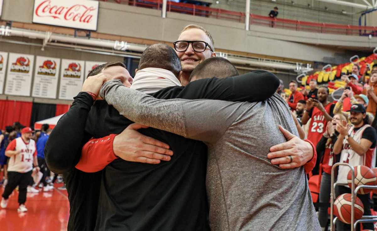 SAIT_Trojans's tweet image. Goodbye, coach.

#WeAreTrojans #WeAreChampions #TheArchitect