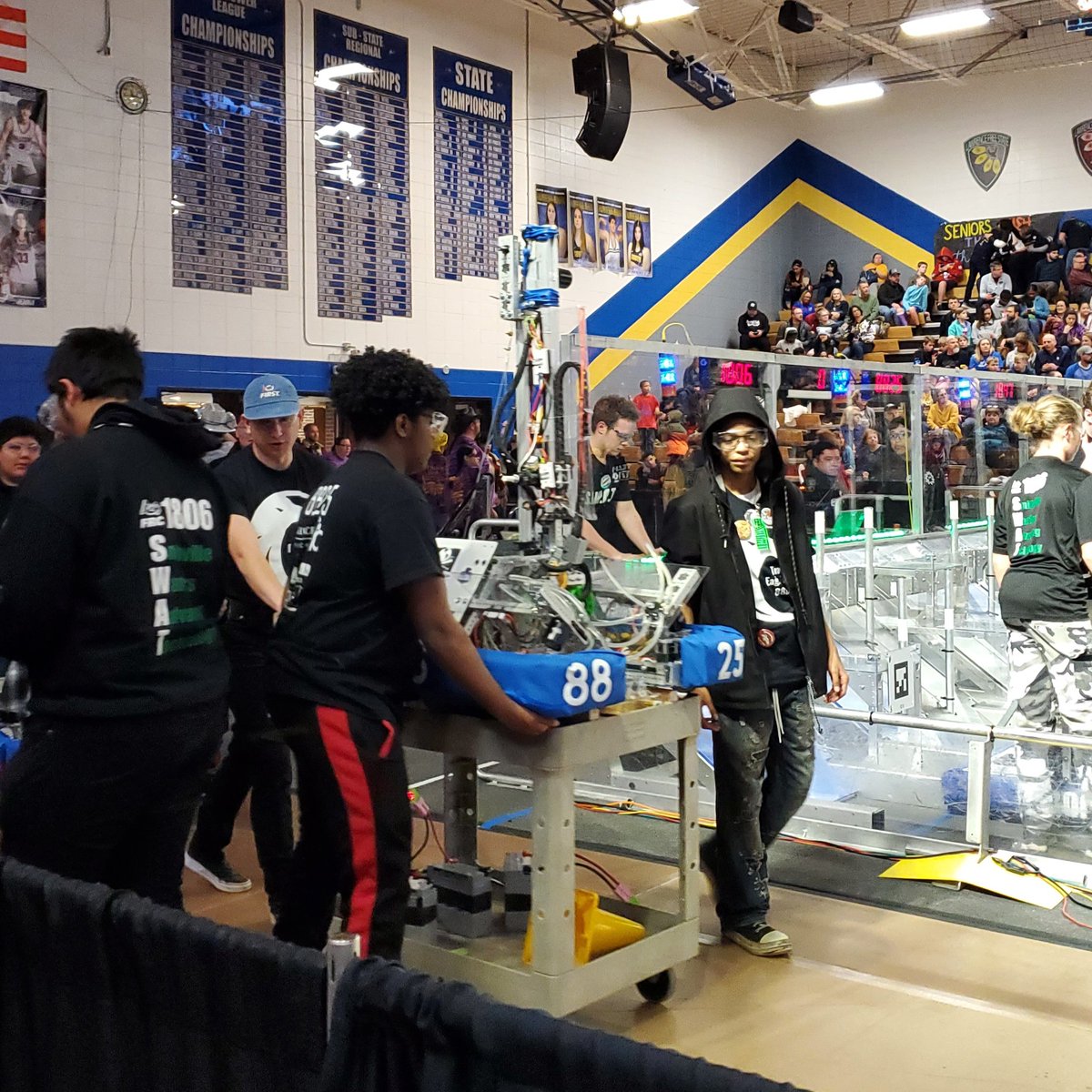 LisaG2530's tweet photo. Very proud of our @CentralHS_KCPS FRC team who competed in the @FIRSTKCRobotics Heartland Regional tournament this weekend. They did a great job! #weareKCPS #OneCentral #neighborhoodschools https://t.co/EwLghPekXQ