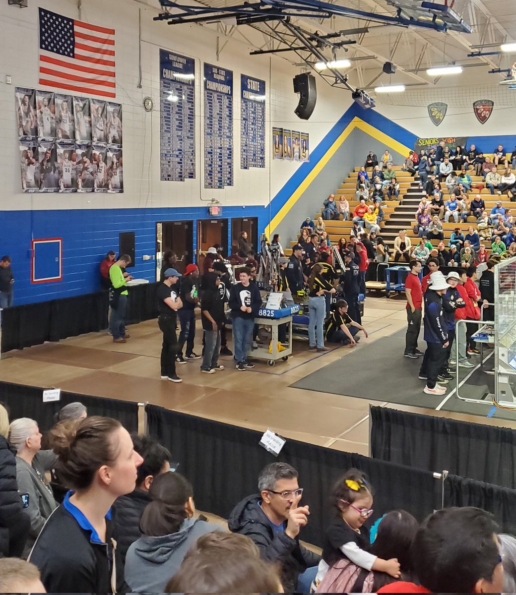 LisaG2530's tweet photo. Very proud of our @CentralHS_KCPS FRC team who competed in the @FIRSTKCRobotics Heartland Regional tournament this weekend. They did a great job! #weareKCPS #OneCentral #neighborhoodschools https://t.co/EwLghPekXQ