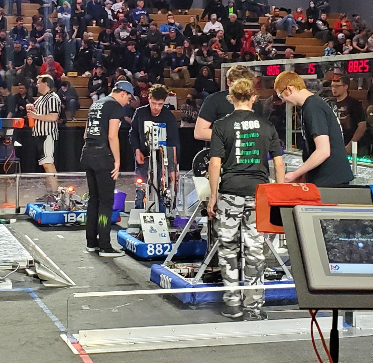 LisaG2530's tweet photo. Very proud of our @CentralHS_KCPS FRC team who competed in the @FIRSTKCRobotics Heartland Regional tournament this weekend. They did a great job! #weareKCPS #OneCentral #neighborhoodschools https://t.co/EwLghPekXQ