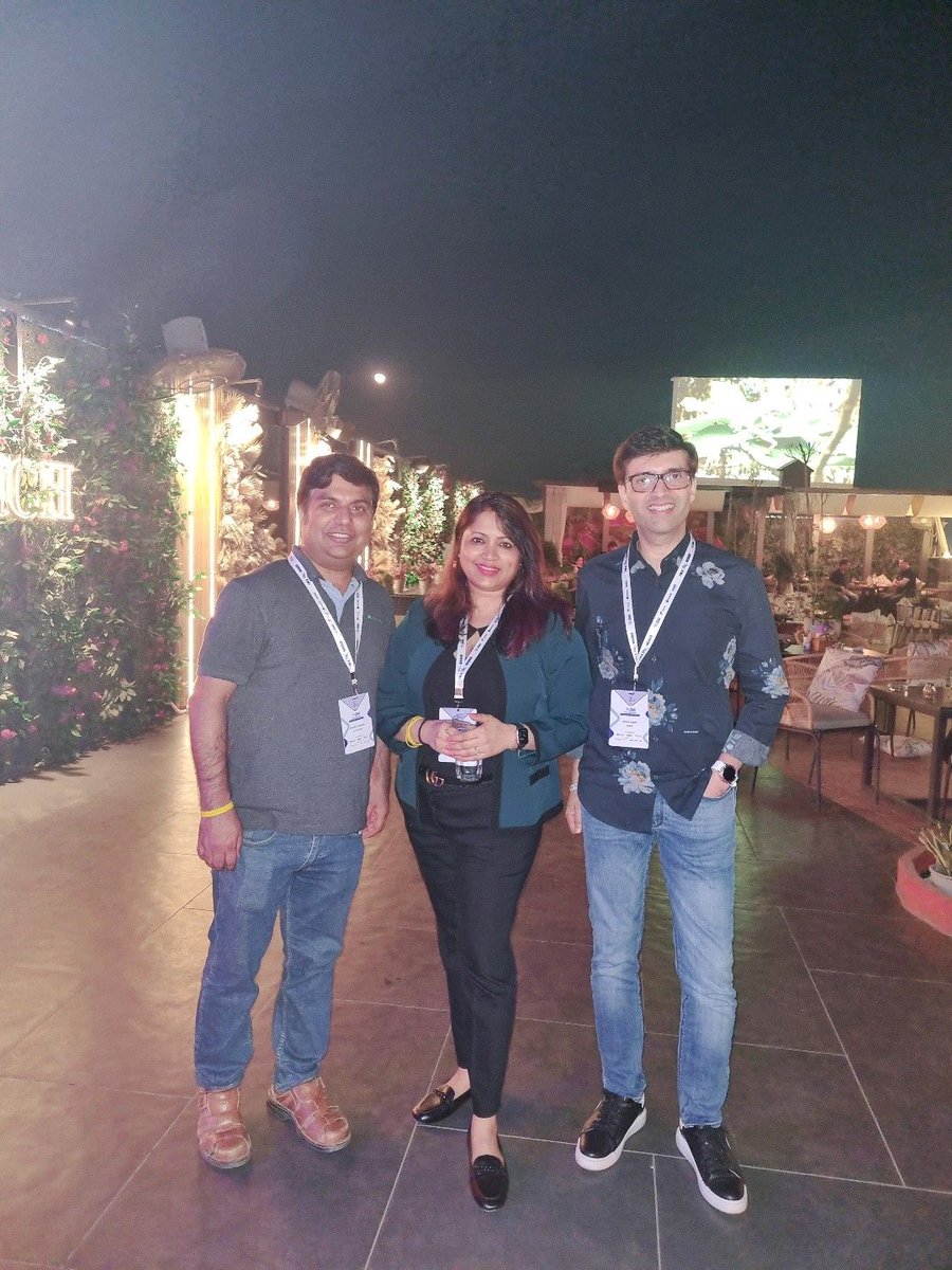 EasyEcom's tweet photo. Super thrilled to have @VinzBerry join the @EasyEcom fam. It was 'berry' nice meeting you @Vineeta_Ag1005. We're confident of your brand and our association growing in strength YoY! 
#FemaleLed #womenentrepreneurs #WomeninBusiness #womeninleadership #WomensHistoryMonth2023 https://t.co/SObbDDxxnP