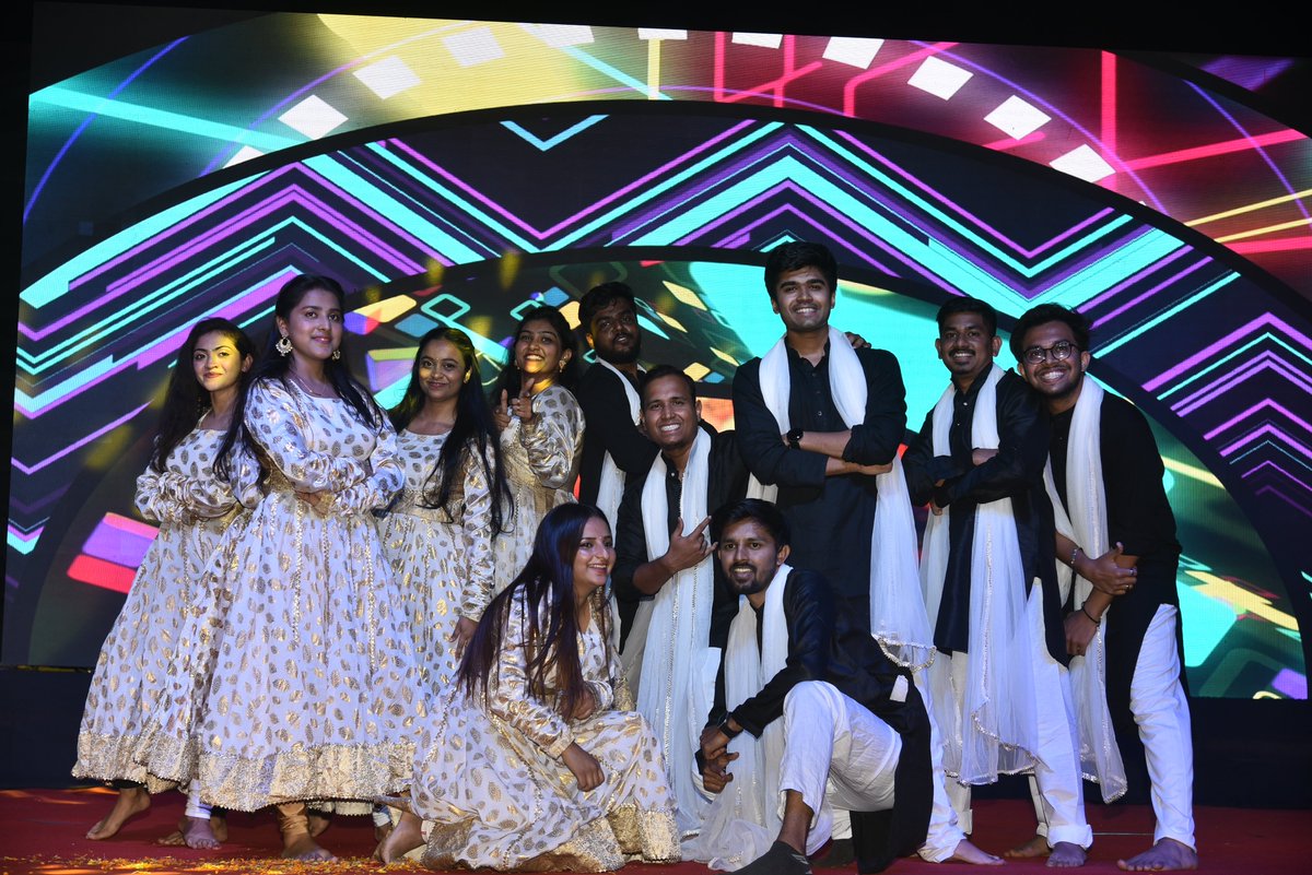 vbs_mumbai's tweet photo. Vivekanand Business School
@vbs_mumbai
·
37s
VBS celebrated its biggest Cultural Fest: Aarohan-23 on the 11th of March, 2023. 
#vivekanandbusinessschool #studentwelfarecommittee #swc #vbsswc #aarohanvbs #culturalfest #namereveal #culturalevent #fun #collegefest #college https://t.co/vXDIpnufIq