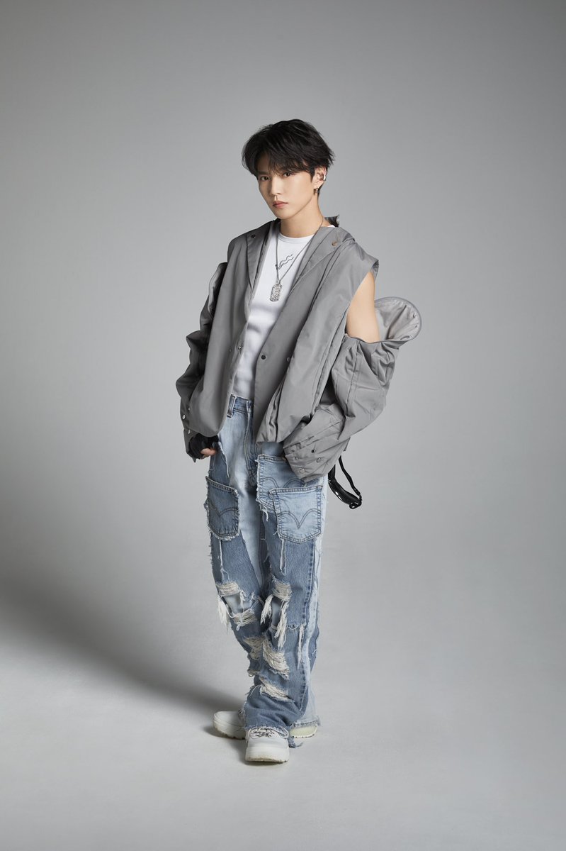 fantastics_fext's tweet photo. 2023.04.19 (Wed.) Release

#FANTASTICS 
New Single "PANORAMA JET"

≪Artist Photo≫

#佐藤大樹
#FANTASTICS 
#PANORAMAJET

🎧https://t.co/Y8YkNSbXRK https://t.co/Yvn9IXSQ3Y