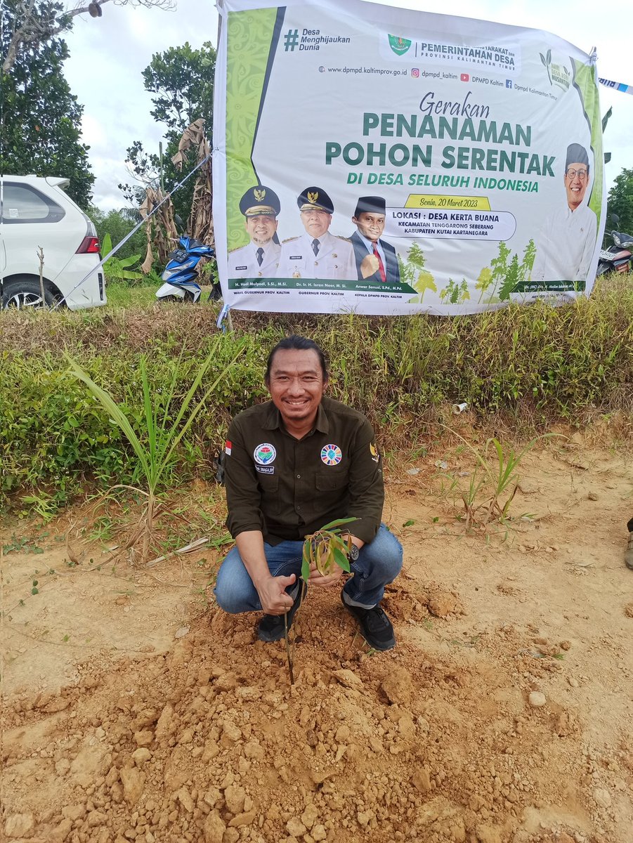 Selamat dan Sukses Peringatan Hari Desa Asri Nusantara, Desa Hijaukan Dunia.
Percaya Desa, Desa Bisa!

#HariDesaAsriNusantara 

<a href="/jokowi/">Joko Widodo</a> 
<a href="/Kiyai_MarufAmin/">KH. Ma'ruf Amin</a> 
<a href="/halimiskandarnu/">ABDUL HALIM ISKANDAR</a>