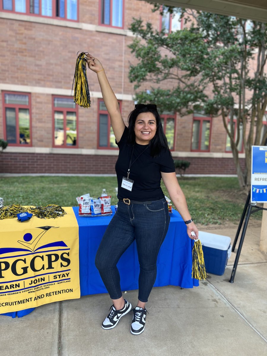 myeatingproject's tweet photo. Hey Everyone! It’s prime #recruitment season for @pgcps and we are working to attract top talent to our district! Learn more about joining #TeamPGCPS here: https://t.co/F1nCo0jWOg #wearehiring https://t.co/ykkKZ4Jbp9