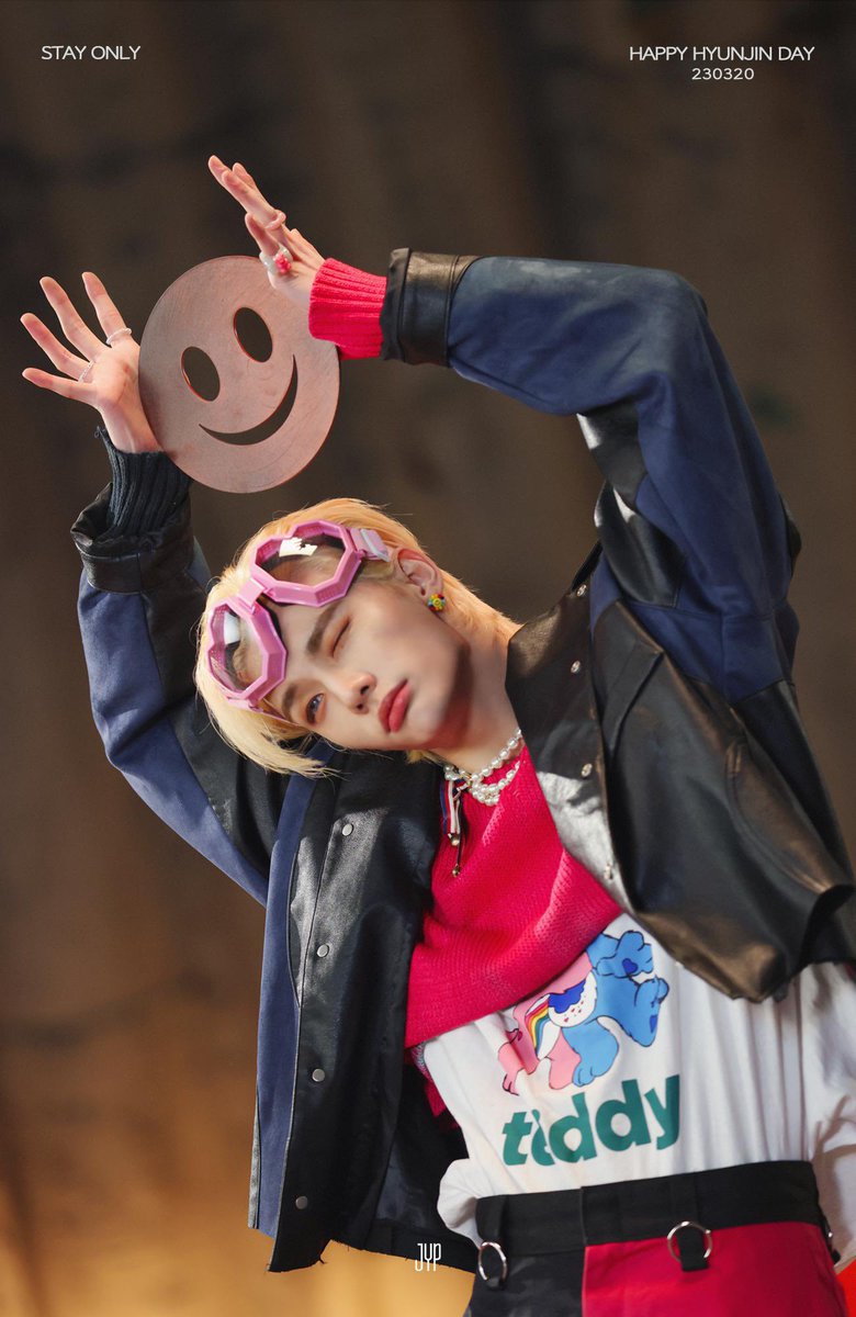 hyunjinpost's tweet photo. happy hyunjin day ❤️ https://t.co/DiMbKECf3k
