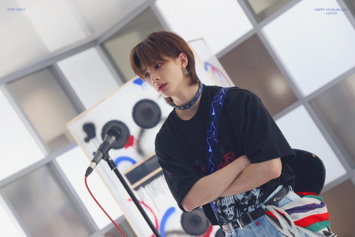 hyunjinpost's tweet photo. happy hyunjin day ❤️ https://t.co/DiMbKECf3k