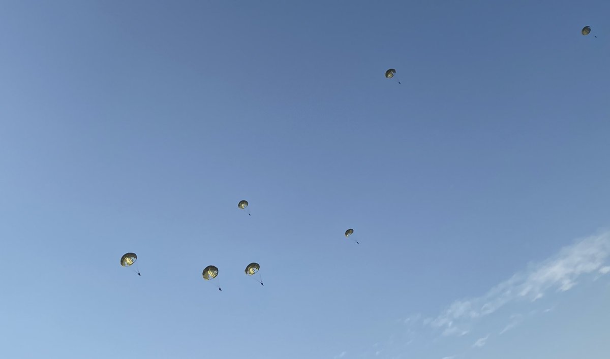 Let's goooo 🪂  #parachute #Travel #adventureseeker #goexplore #adventurethatislife