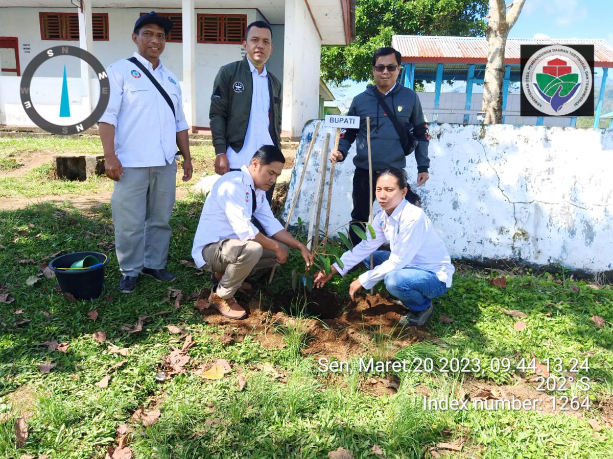 EmisTaped's tweet photo. AksiPenanaman Pohon di Desa Sentral Baru Kec. Bermani Ulu Kabupaten  Rejang Lebong Prov. Bengkulu

#HariDesaAsriNusantara
@jokowi 
@halimiskandarnu
@Kemendespdtt
@malik_haramain
@imansyukri
@taufikmadjid71
@yusradaridesa 
@azzameldzikrie 
@tppkemendes 
@anditj2404 @feri_sus77bkl https://t.co/HS3YkXtu4g