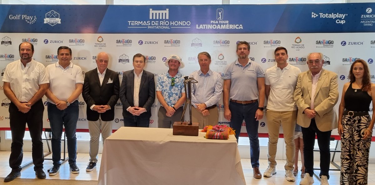 RikySosa's tweet photo. Hoy acompañamos al Gobernador de Santiago del Estero, @GZamoraSDE, en la entrega del trofeo al ganador del @PGATOURLA disputado en @termasgc.
El norteamericano @jakemccrory fue el ganador del #TRHInvitational disputado hasta este domingo, con gran participación de extranjeros. https://t.co/xENp4XHq9i
