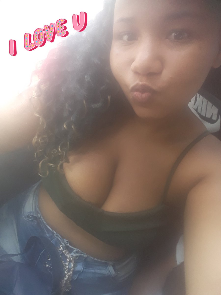 Vitoryaclarice's tweet photo. Obrigada Deus por me permitir mais um ano de vida vida 🥳🥳🥳 1.9 na pista 👏👏👏🥳🥰😻 https://t.co/cqcbDEx89N
