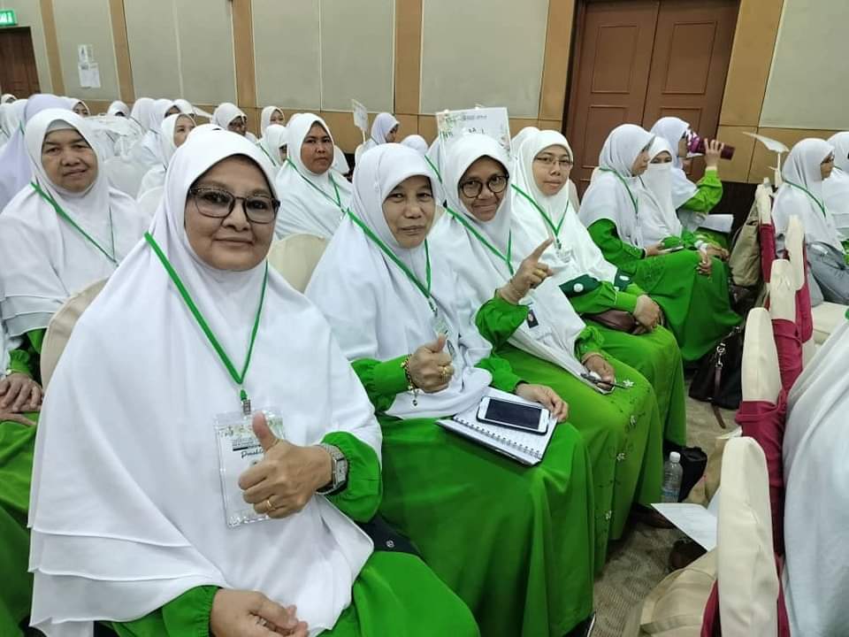 twitDMPA's tweet photo. Dewan Muslimat PAS Kawasan Ampang telah menghadiri Mesyuarat Agung Tahunan Dewan Muslimat PAS Negeri Selangor di Hotel Tabung Haji, Kelana Jaya. 

Jumpa semula di Muktamar PAS Pusat di Kelantan ya semua! 

#MuslimatPASAmpang
#IslamTerasPerpaduanUmmah https://t.co/KBnJ2EmbFs