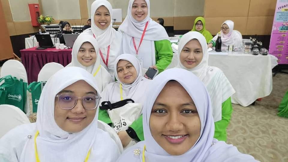 twitDMPA's tweet photo. Dewan Muslimat PAS Kawasan Ampang telah menghadiri Mesyuarat Agung Tahunan Dewan Muslimat PAS Negeri Selangor di Hotel Tabung Haji, Kelana Jaya. 

Jumpa semula di Muktamar PAS Pusat di Kelantan ya semua! 

#MuslimatPASAmpang
#IslamTerasPerpaduanUmmah https://t.co/KBnJ2EmbFs