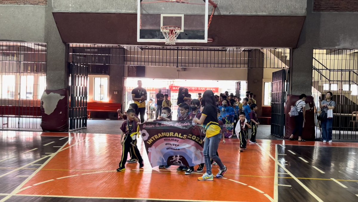 aquinastbp's tweet photo. HAPPENING NOW: Aquinians together with their advisers march into the AS Gymnasium for the opening of the Intramurals 2023.

(Photos by: Andres San Jose / The Bellows)
#TBPAScend
#AS58FoundationWeek https://t.co/K68SfrlUKV