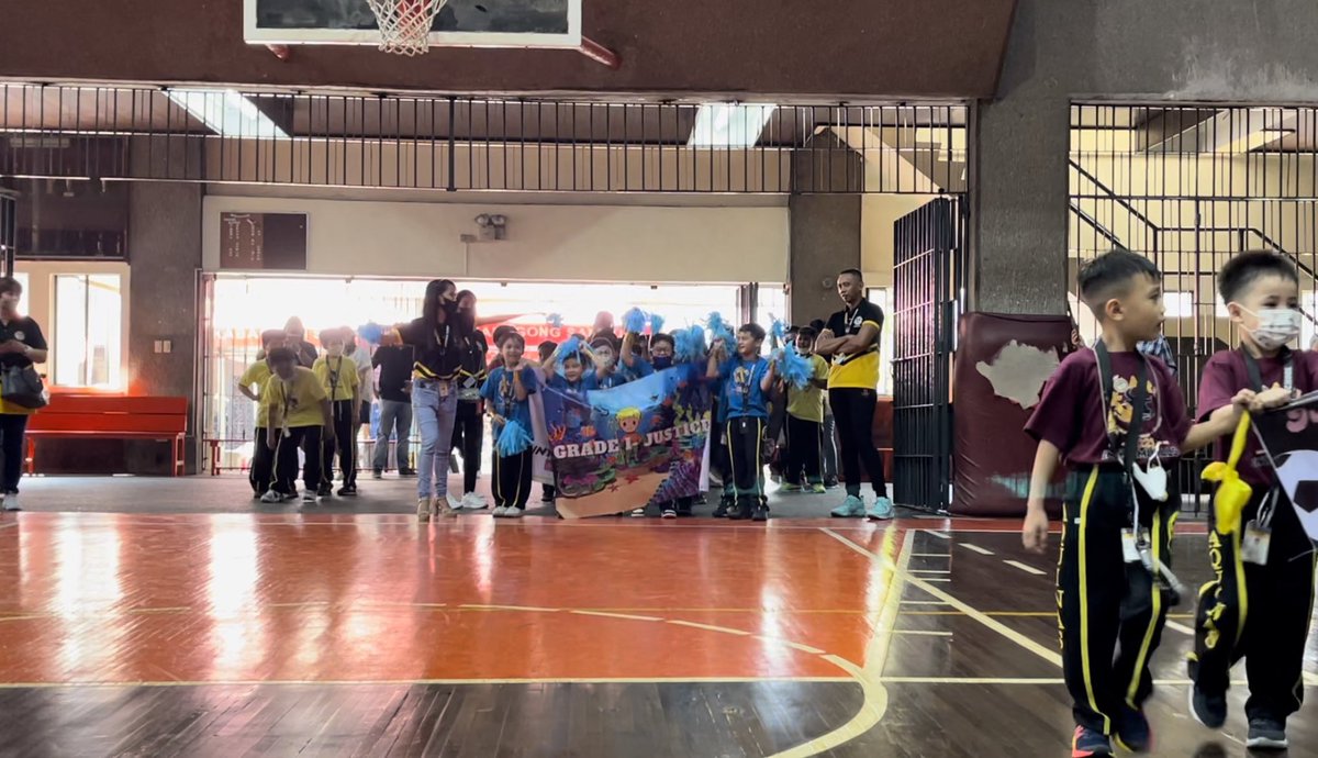 aquinastbp's tweet photo. HAPPENING NOW: Aquinians together with their advisers march into the AS Gymnasium for the opening of the Intramurals 2023.

(Photos by: Andres San Jose / The Bellows)
#TBPAScend
#AS58FoundationWeek https://t.co/K68SfrlUKV
