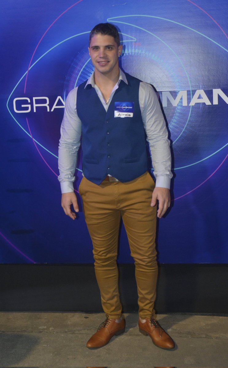 comdwnmachine's tweet image. se fue romina feliz cumpleaños a mi