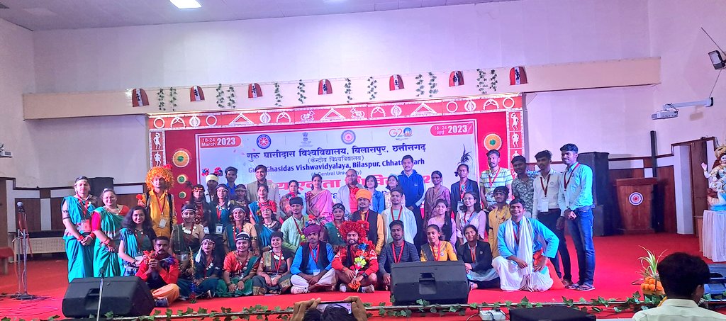 YupnarayanY's tweet photo. राष्ट्रीय एकता शिविर 2023 का द्वितीय दिवस छत्तीसगढ़ की टीम के साथ
@askabir_ @NSSRDBhopal @YASMinistry @_NSSIndia @NssChhattisgarh @manojsinha812 @GHardibazar @snehathawait1 https://t.co/XQMvstShRh