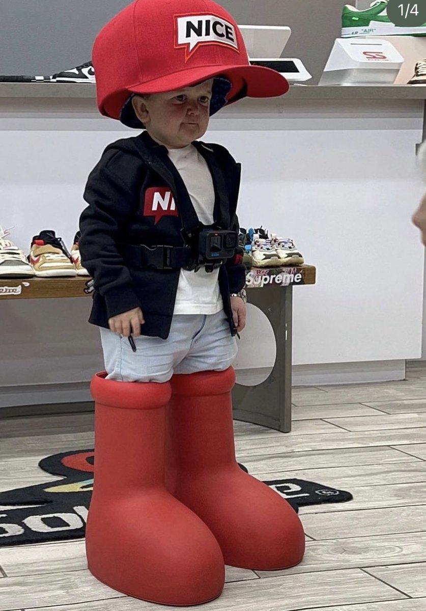 ohfold's tweet image. this nigga put ts on