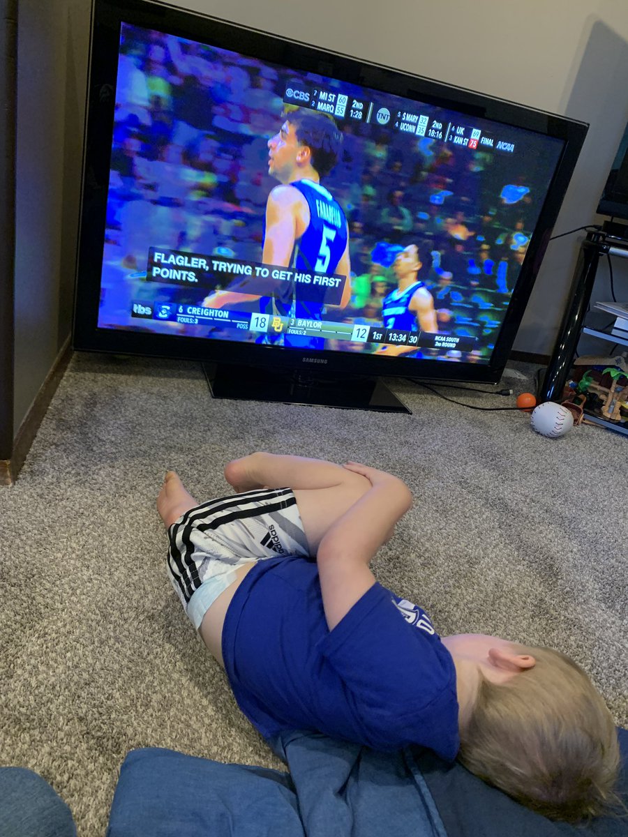 KelliWemhoff's tweet photo. Weekend Recap: The best kind of madness 🏀 bounce houses 🏡 celebrating families birthdays (not pictured) 🎂 @BluejayMBB advances 💙 Girls Bible Study with my crew 💜🙏 #imsoblessed #tooblessedtostress #MarchMadness https://t.co/F9KzvEQ1b9