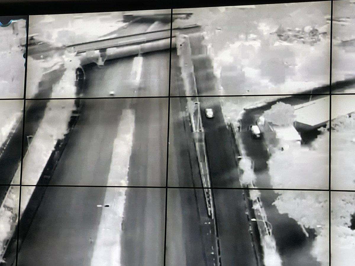 LirandzuThemba's tweet image. [MONITORING] In the AIR  and ON the STREETS, the @SAPoliceService remain on standby and operationally ready using advanced technology and airborne support to monitor 🇿🇦 during the  #NationalShutdown #MoreBootsOnTheGround