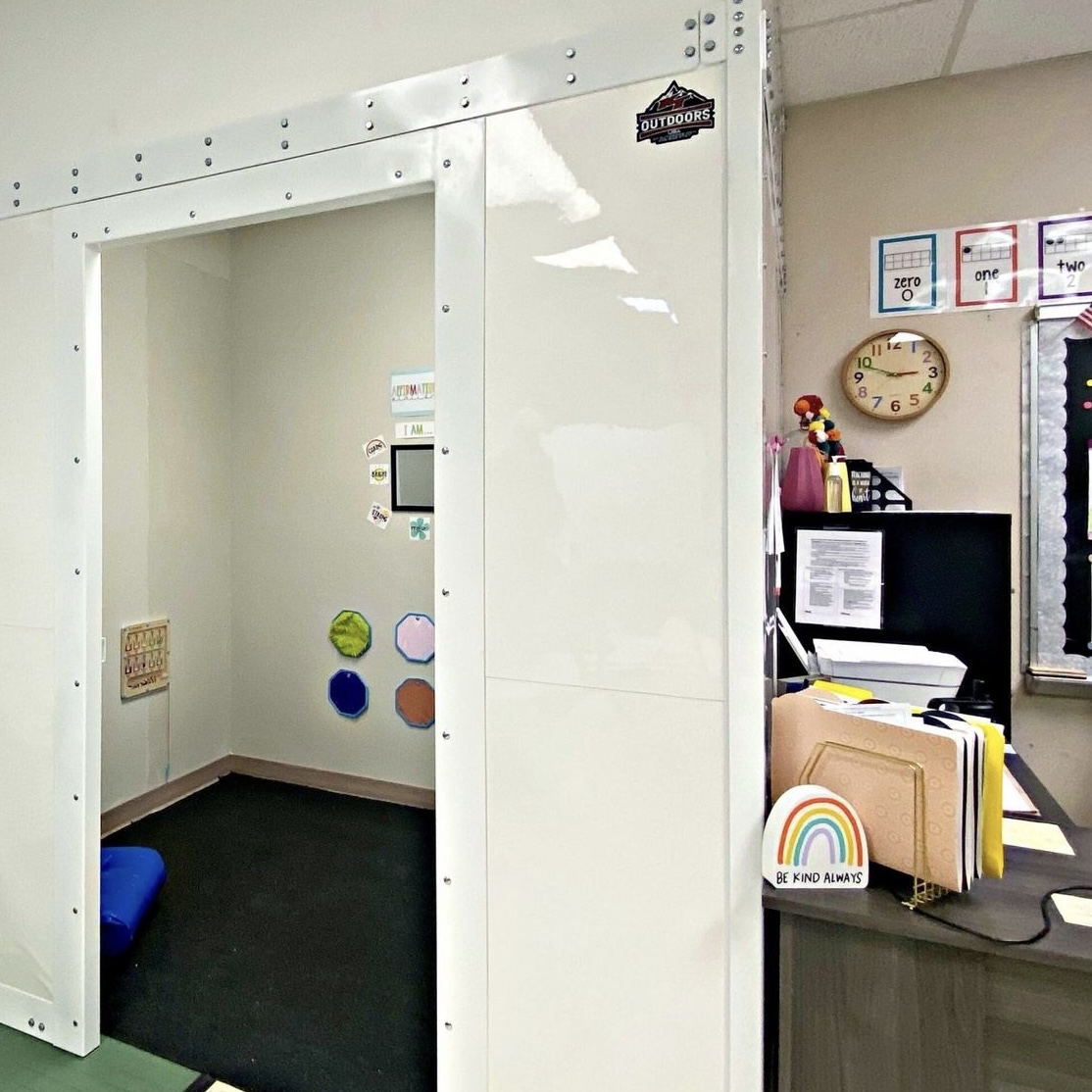 RolandForTexas's tweet photo. Schools shouldn’t need bulletproof shelters to protect kids from shooters. This doesn’t have to be our reality.
We need to DO SOMETHING NOW.
We must implement commonsense gun solutions and #raisetheage to buy a gun to 21. #txlege
📸 @washingtonpost https://t.co/4S1XZSxvuR