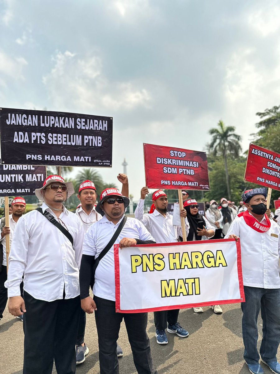 LRoesdiana72875's tweet photo. #35PTNBMenggugat
#PNSHargaMati
#jokowikemanasih? https://t.co/PtYdmFM293